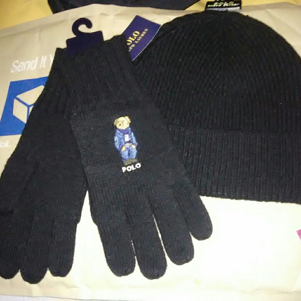 Ralph Lauren polo set of hat & gloves black w bear